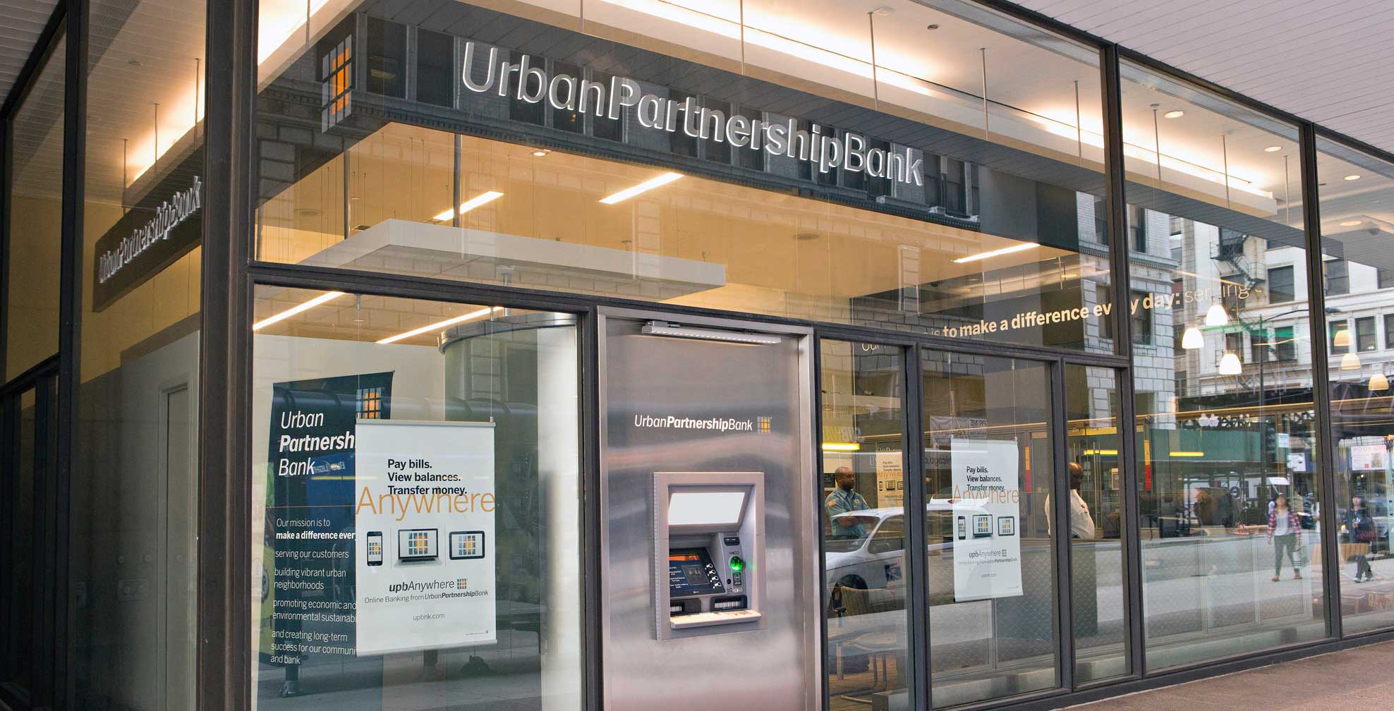urban-partnership-bank_sign_55-jackson_a.jpg Art Direction by: Bart Crosby, Crosby Associates